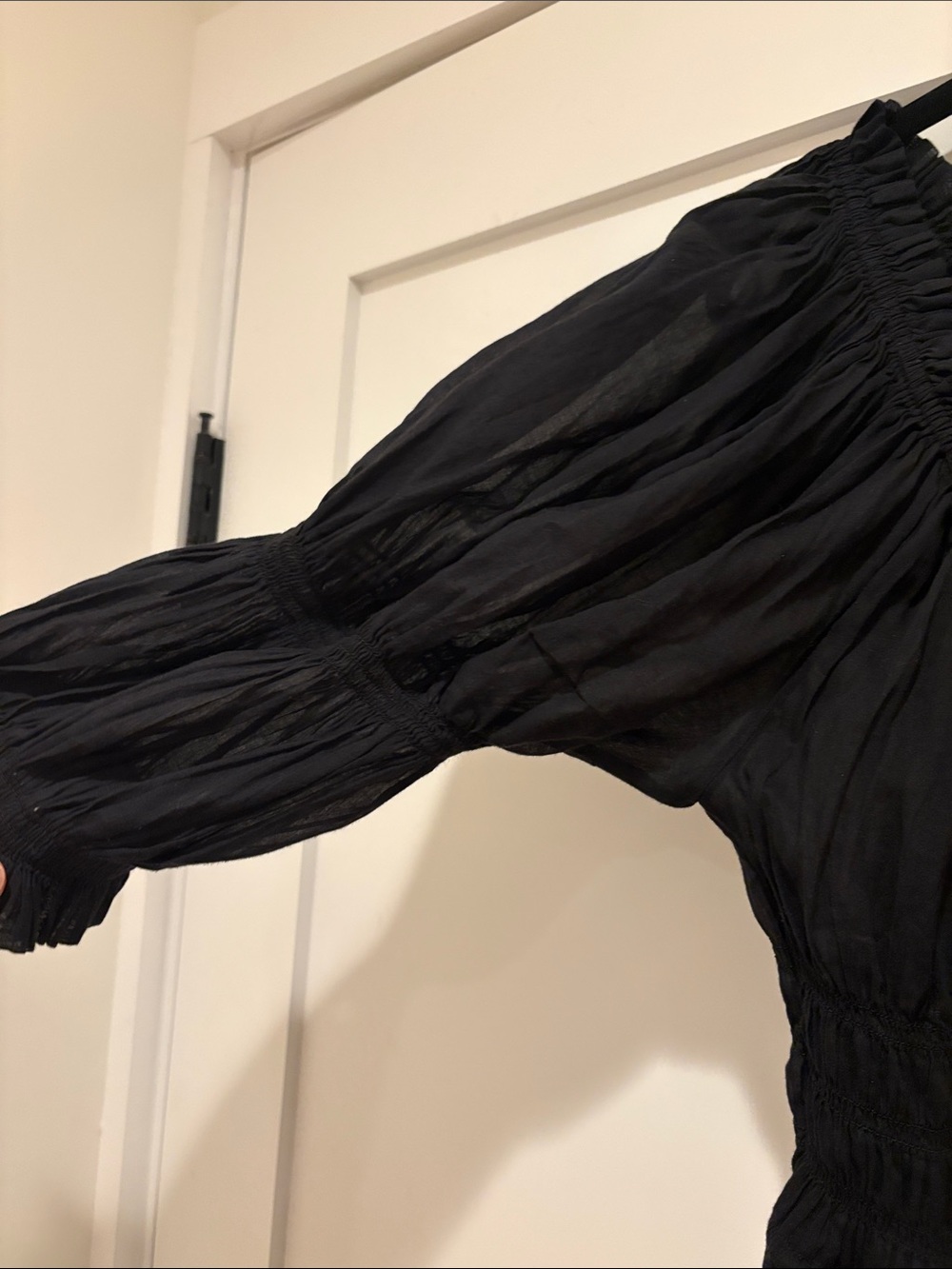 Doen Black Midi Dress with Puff Sleeves - Picture 8 of 9